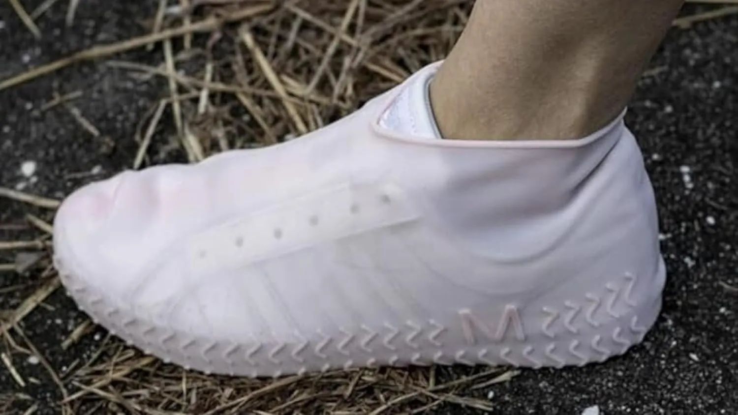 Waterproof Shoe Covers for Kids, Women & Men. Reusable, Anti-Slip, Dustproof & Rainproof Silicone Rubber Overshoes, Rain Footwear Protectors, Outdoor, Cycling, Biking, Walking. Sustainable & BPA Free.